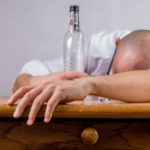 Ayurveda y el Alcohol afecta ojas según Ayurveda