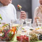 Beber agua con las comidas apoya la digestión